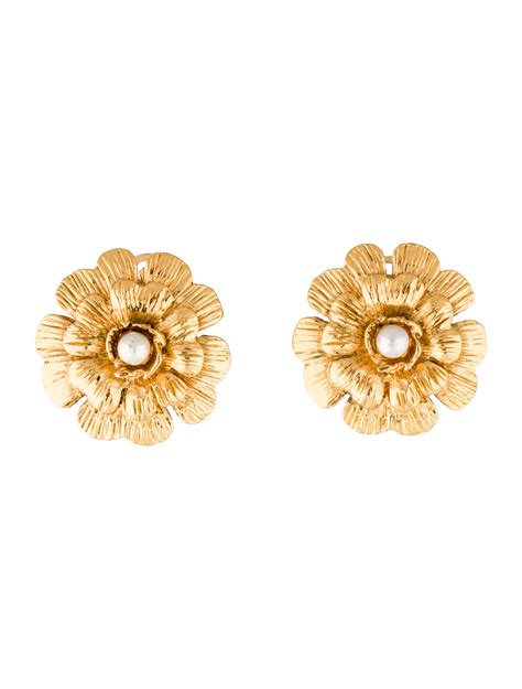 camelia chanel smalti|Chanel camelia earrings.